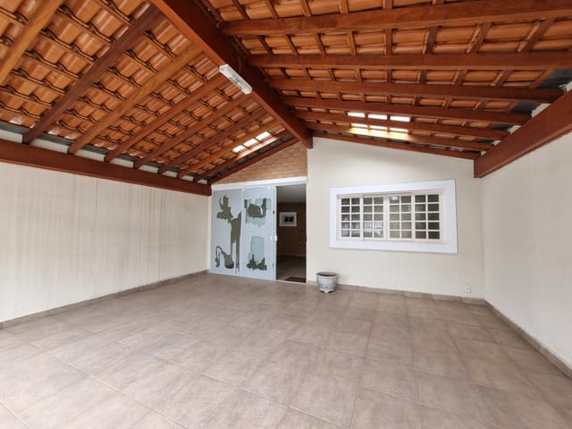 Sobrado com 134m² 3 quartos e 3 banheiros, à venda, no bairro Vila Bourghese em Pindamonhangaba