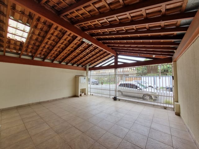 Sobrado com 134m² 3 quartos e 3 banheiros, à venda, no bairro Vila Bourghese em Pindamonhangaba