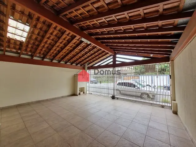 Sobrado com 134m² 3 quartos e 3 banheiros, à venda, no bairro Vila Bourghese em Pindamonhangaba