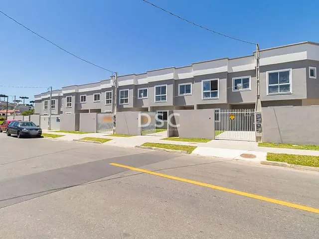 Sobrado com 104m² 3 quartos e 2 banheiros, à venda, no bairro Uberaba em Curitiba