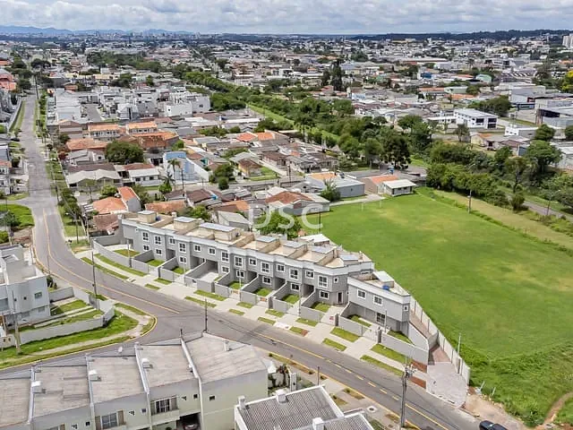 Sobrado com 104m² 3 quartos e 2 banheiros, à venda, no bairro Uberaba em Curitiba