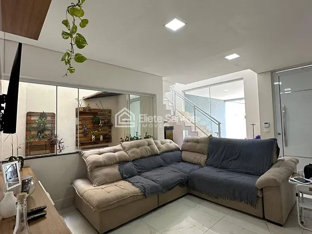 Sobrado com 250m² 3 quartos e 5 banheiros, à venda, no bairro Terras de Santa Bárbara em Santa Bárbara D'Oeste