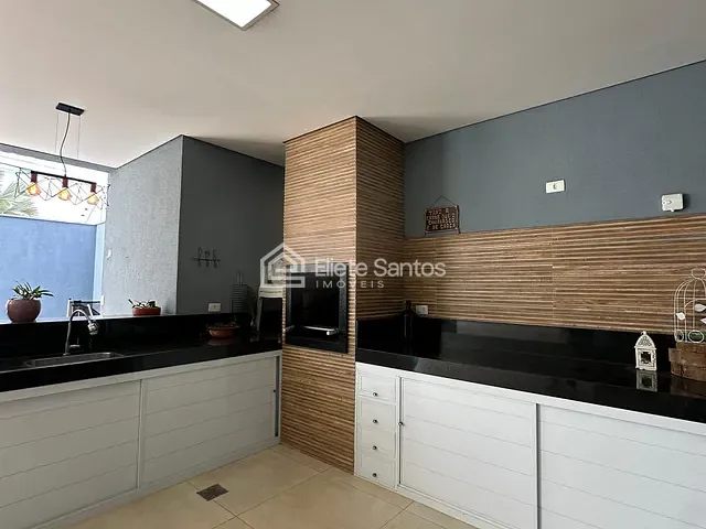 Sobrado com 250m² 3 quartos e 5 banheiros, à venda, no bairro Terras de Santa Bárbara em Santa Bárbara D'Oeste