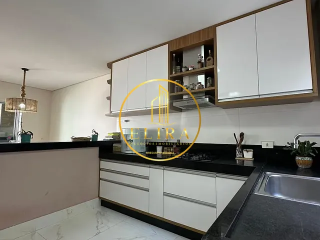 Sobrado com 250m² 3 quartos e 5 banheiros, à venda, no bairro Terras de Santa Bárbara em Santa Bárbara D'Oeste