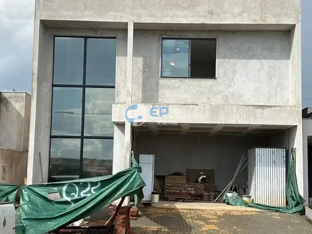 Sobrado com 266m² 3 quartos e 4 banheiros, à venda, no bairro Conjunto Habitacional Alexandre Urbanas em Londrina