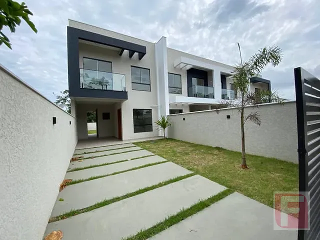 Sobrado 3 quartos e 2 banheiros, à venda, no bairro Continental em Itapoá