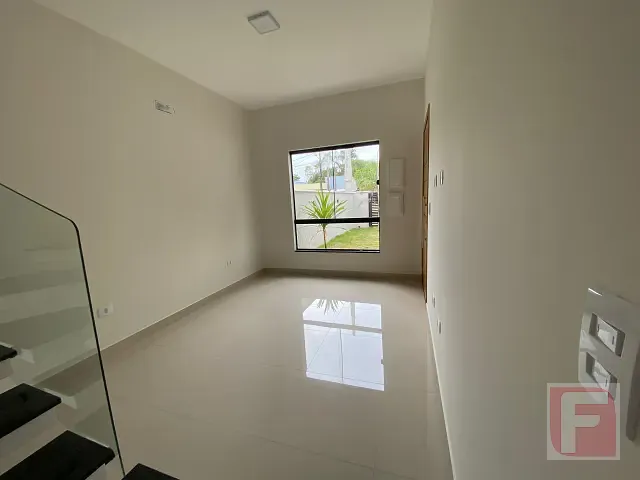 Sobrado 3 quartos e 2 banheiros, à venda, no bairro Continental em Itapoá
