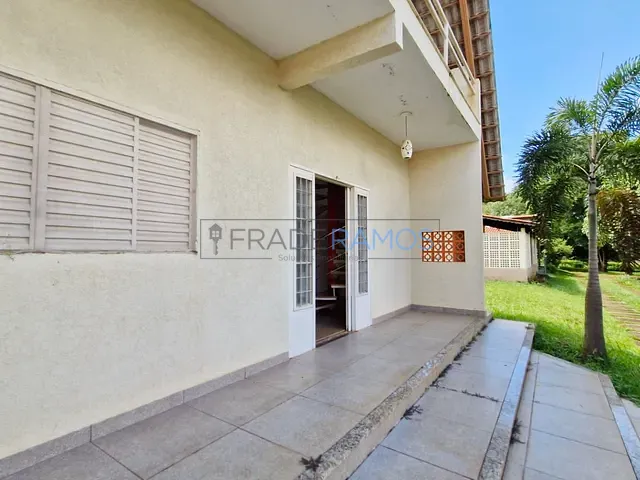 Sobrado com 1000m² 4 quartos e 2 banheiros, à venda, no bairro Estancia Aroeira em Trindade