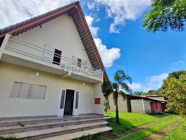 Sobrado com 1000m² 4 quartos e 2 banheiros, à venda, no bairro Estancia Aroeira em Trindade