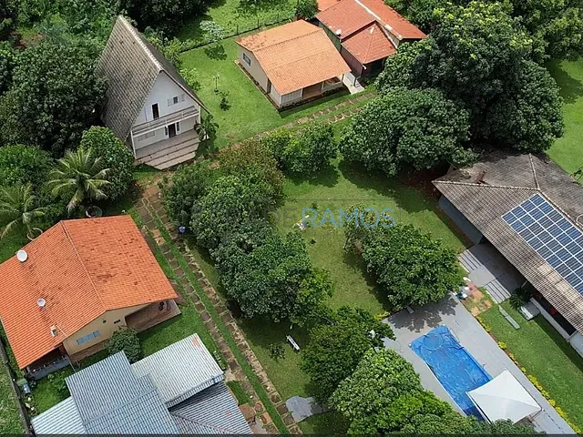 Sobrado com 1000m² 4 quartos e 2 banheiros, à venda, no bairro Estancia Aroeira em Trindade