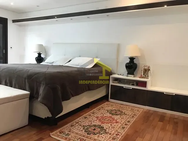 Sobrado com 1000m² 4 quartos e 6 banheiros, à venda, no bairro Jardim do Golf I em Jandira