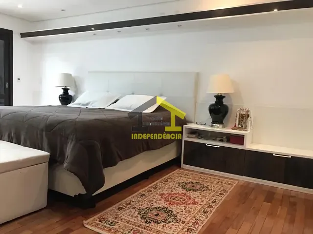 Sobrado com 1000m² 4 quartos e 6 banheiros, à venda, no bairro Jardim do Golf I em Jandira