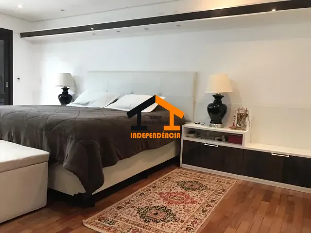 Sobrado com 1000m² 4 quartos e 6 banheiros, à venda, no bairro Jardim do Golf I em Jandira