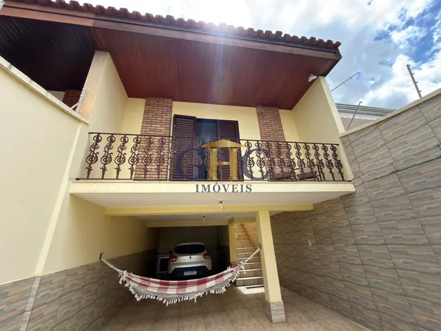 Sobrado 3 quartos e 2 banheiros, à venda, no bairro Recanto Cidade Nova em Salto de Pirapora