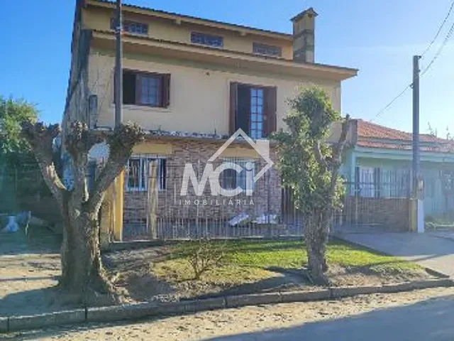 Sobrado 6 quartos e 3 banheiros, à venda, no bairro Três Vendas em Pelotas