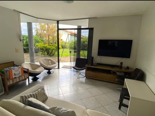 Sobrado com 1500m² 5 quartos e 4 banheiros, à venda, no bairro Setor Habitacional Vicente Pires em Brasília