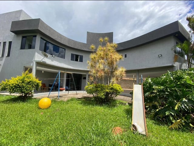 Sobrado com 1500m² 5 quartos e 4 banheiros, à venda, no bairro Setor Habitacional Vicente Pires em Brasília
