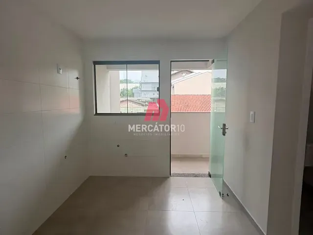 Sobrado 2 quartos e 3 banheiros, à venda, no bairro Velha Central em Blumenau