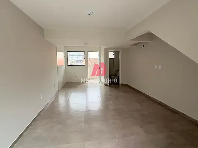 Sobrado 2 quartos e 3 banheiros, à venda, no bairro Velha Central em Blumenau