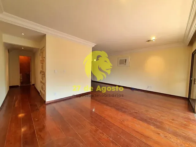 Sobrado com 370m² 4 quartos e 4 banheiros, à venda ou para alugar, no bairro Jardim Madalena em Campinas