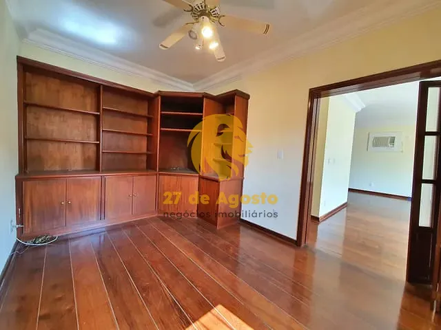 Sobrado com 370m² 4 quartos e 4 banheiros, à venda ou para alugar, no bairro Jardim Madalena em Campinas