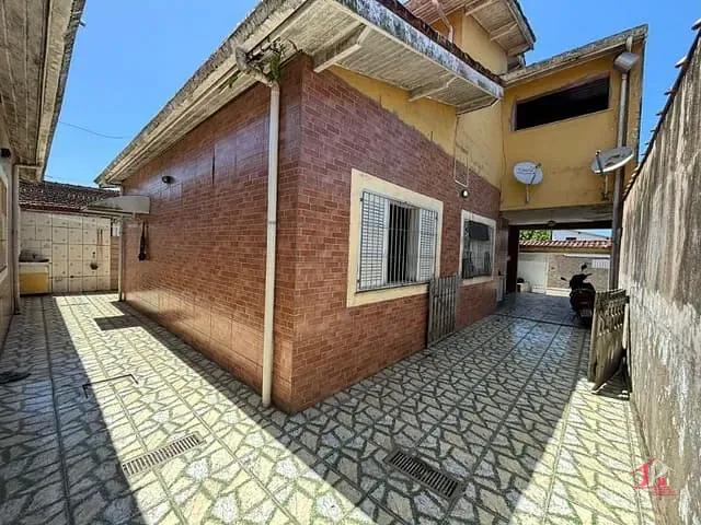 Sobrado 5 quartos e 3 banheiros, à venda, no bairro Corumba em Itanhaém