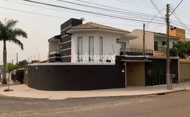 Sobrado, 3 quartos, 240 m² - Foto 1