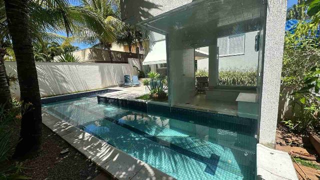 Sobrado com 500m² 4 quartos e 5 banheiros, à venda ou para alugar, no bairro Jardins Atenas em Goiânia