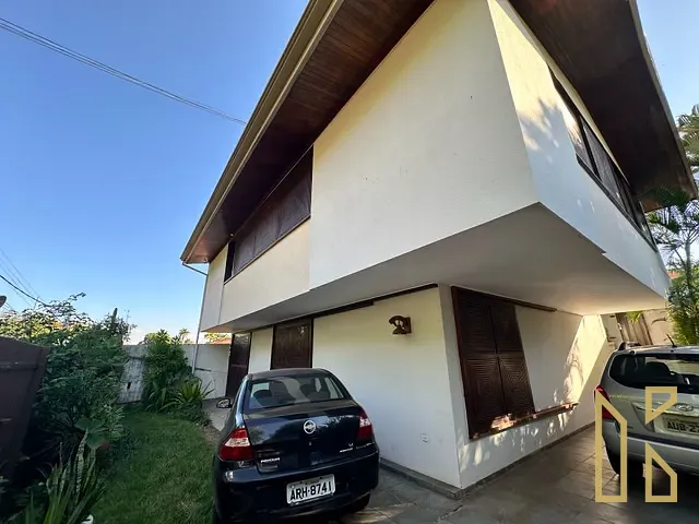 Sobrado com 481m² 4 quartos e 5 banheiros, à venda, no bairro Jardim Quebec em Londrina