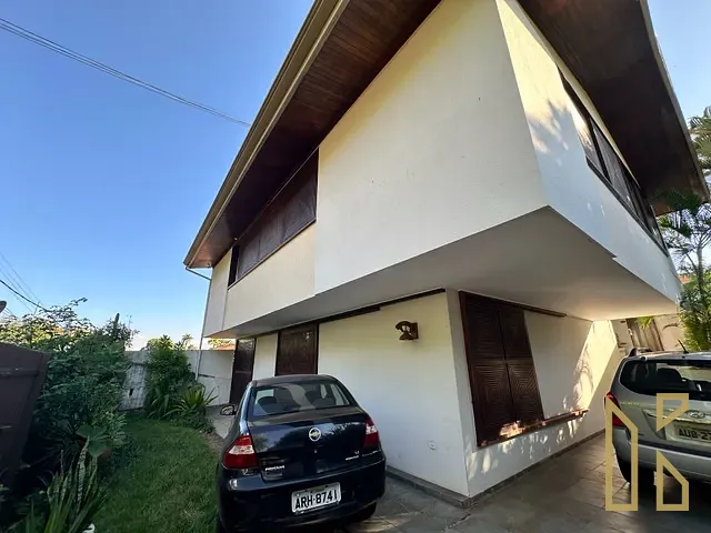 Sobrado com 481m² 4 quartos e 5 banheiros, à venda, no bairro Jardim Quebec em Londrina