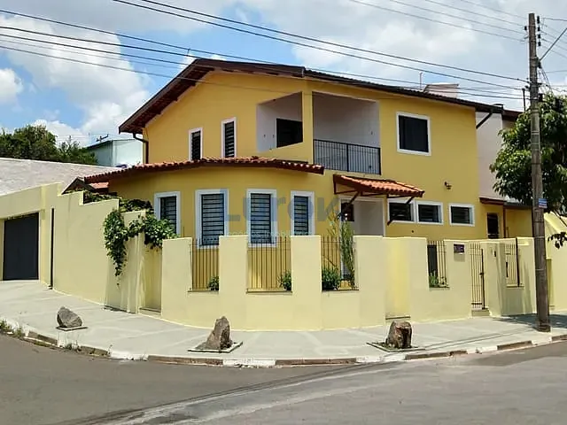 Sobrado com 384m² 4 quartos e 4 banheiros, à venda, no bairro Jardim Chapadão em Campinas