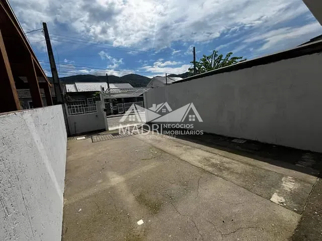 Sobrado com 100m² 2 quartos e 1 banheiro, para alugar, no bairro São Sebastião em Palhoça