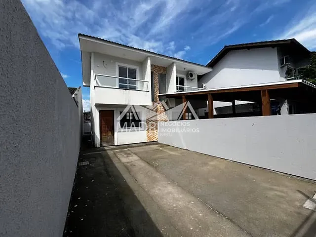 Sobrado com 100m² 2 quartos e 1 banheiro, para alugar, no bairro São Sebastião em Palhoça