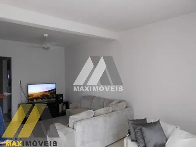 Sobrado com 360m² 4 quartos e 3 banheiros, à venda, no bairro Alto Planalto em Araçuaí
