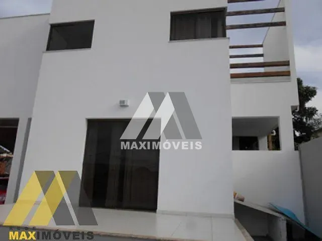 Sobrado com 360m² 4 quartos e 3 banheiros, à venda, no bairro Alto Planalto em Araçuaí
