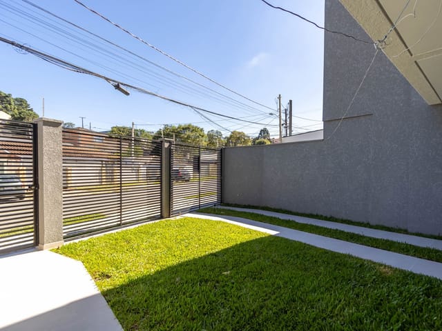 Sobrado 3 quartos e 4 banheiros, à venda, no bairro Pilarzinho em Curitiba