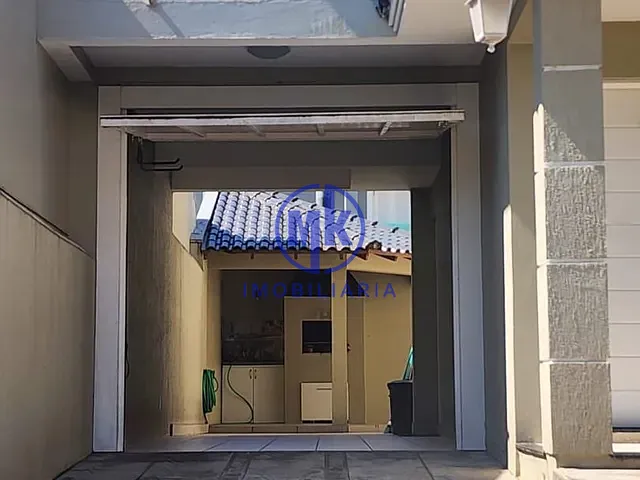 Sobrado 3 quartos e 2 banheiros, para alugar, no bairro Loteamento Jardim Timbaúva em Gravataí
