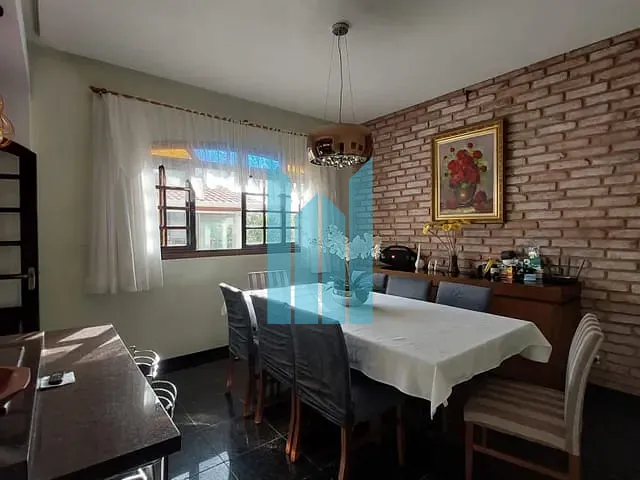 Sobrado com 500m² 3 quartos e 2 banheiros, à venda, no bairro Jardim das Azaléias em Poços de Caldas