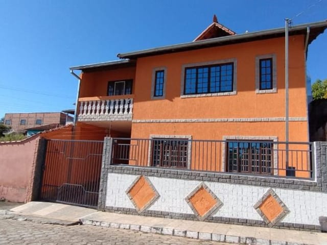 Foto do Sobrado - Sobrado com 3 dormitórios à venda, 264 m² por R$ 310.000,00 - Santa Bárbara - Piranguinho/MG | MOHALLEM e LOPES CORRETAGEM E ADMINISTRACAO DE IMOVEIS LTDA