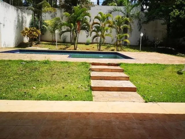 Sobrado com 1000m² 5 quartos e 5 banheiros, para alugar, no bairro Bela Suiça em Londrina