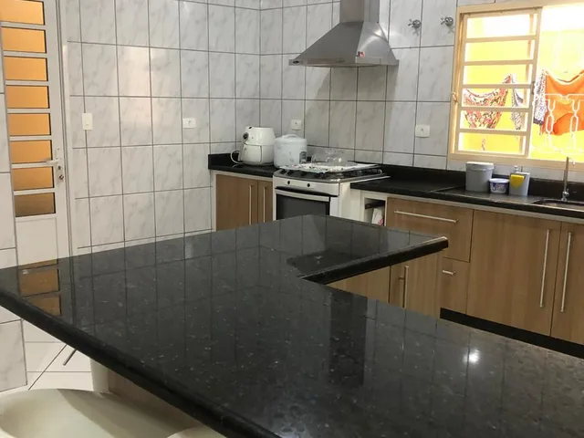 Sobrado com 165m² 3 quartos e 3 banheiros, à venda, no bairro Jardim Sandra Maria em Taubaté