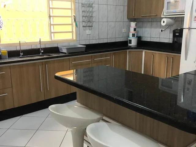 Sobrado com 165m² 3 quartos e 3 banheiros, à venda, no bairro Jardim Sandra Maria em Taubaté