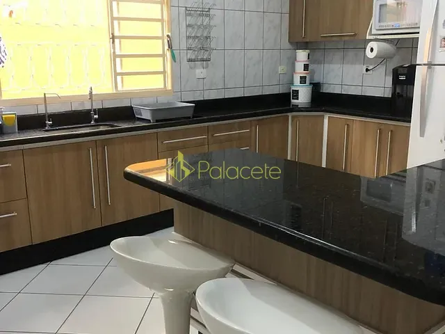 Sobrado com 165m² 3 quartos e 3 banheiros, à venda, no bairro Jardim Sandra Maria em Taubaté