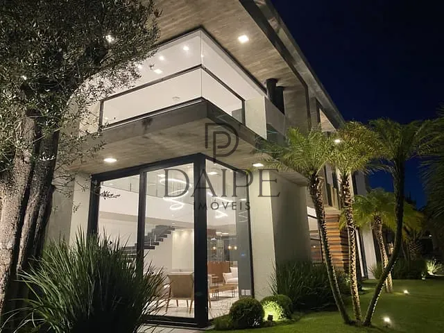 Sobrado com 500m² 5 quartos e 6 banheiros, à venda, no bairro Xangri-Lá em Xangri-Lá
