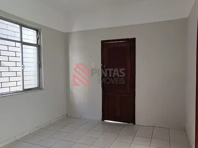 Casa 2 quartos e 1 banheiro, para alugar, no bairro Barreto em Niterói