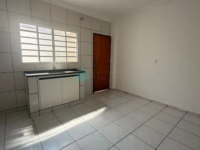 Sobrado 2 quartos e 1 banheiro, para alugar, no bairro Loteamento Santa Cruz em Catalão