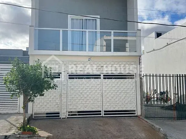 Sobrado com 220m² 3 quartos e 3 banheiros, à venda, no bairro Parque São Bento em Sorocaba