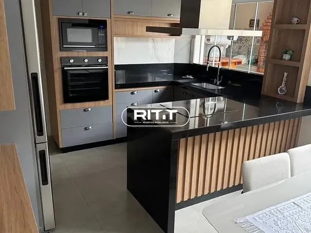 Sobrado com 200m² 3 quartos e 3 banheiros, à venda, no bairro Conjunto Habitacional Parque da Floresta em Campinas