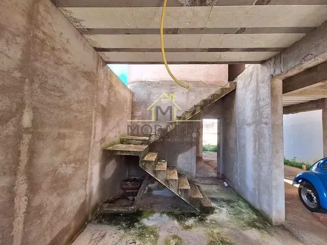 Sobrado com 280m² 4 quartos e 1 banheiro, à venda, no bairro Vila Rica em Guaxupé