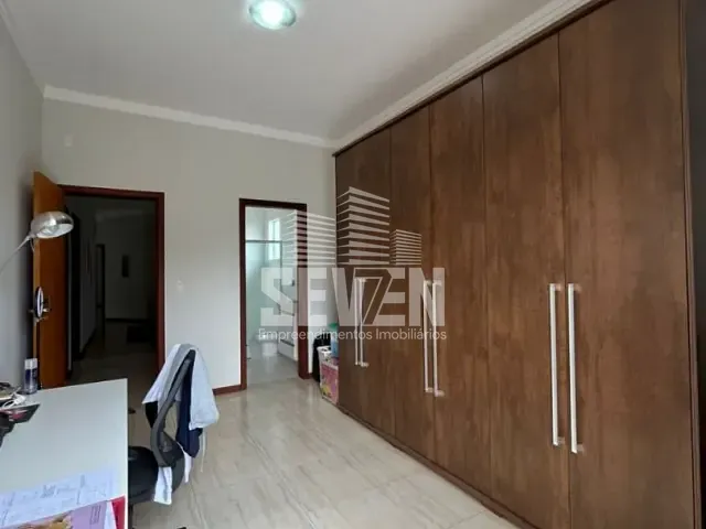 Sobrado com 360m² 4 quartos e 6 banheiros, à venda, no bairro Residencial Villaggio II em Bauru